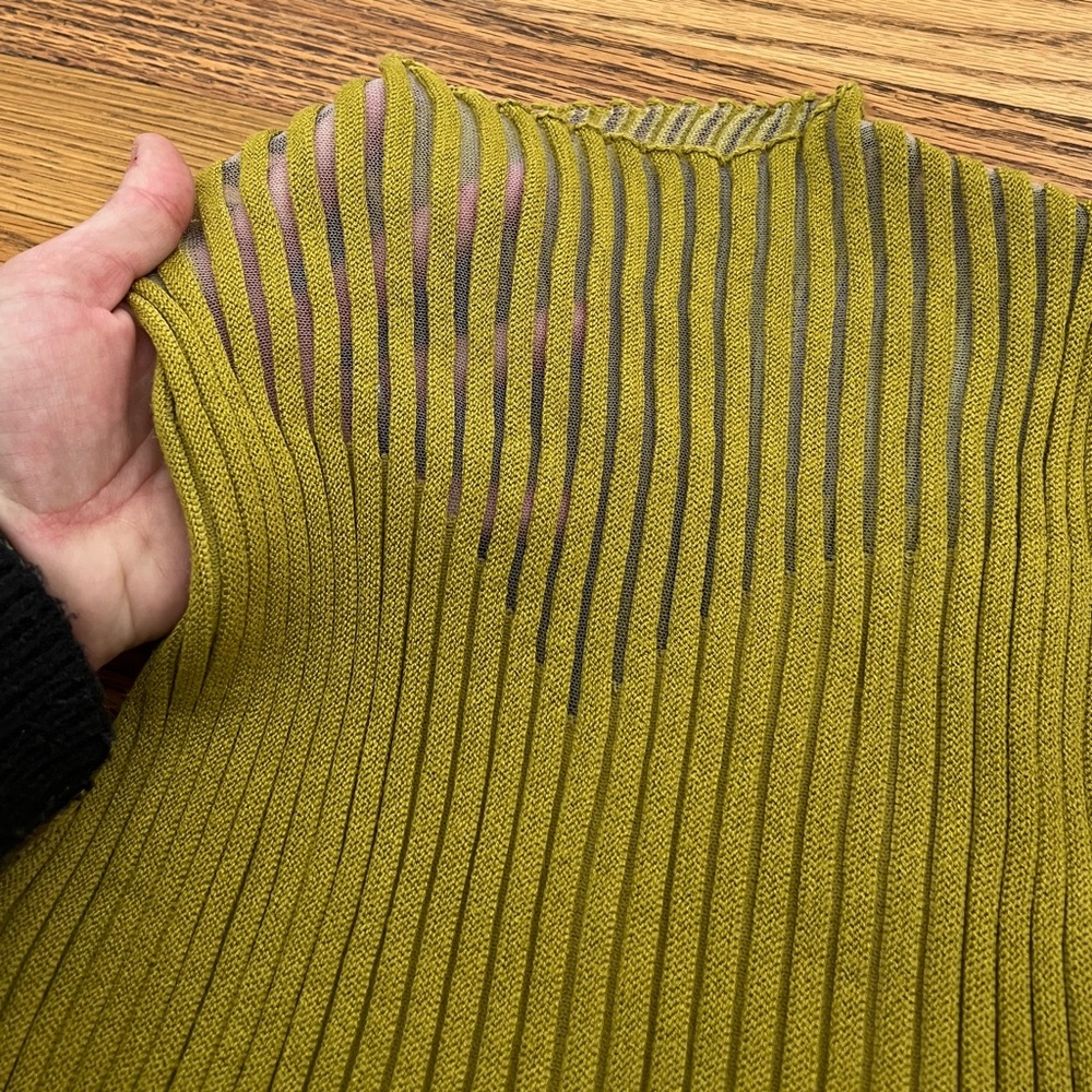 Modern Ribbed & Mesh Knit Tank Top - Picture 4 of 7
